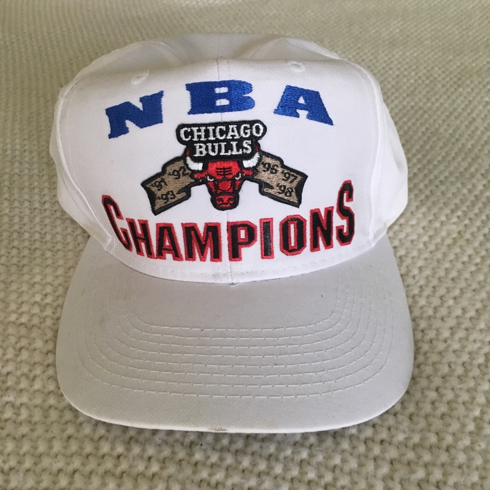 Chicago Bulls Six-Champions Snap Back Hat